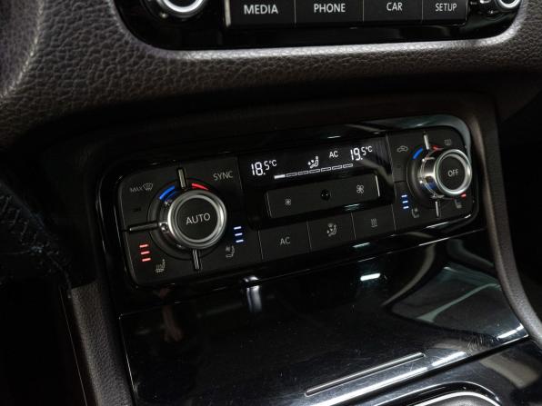 Volkswagen Touareg II с пробегом 2013 года, цена 2 599 000 рублей, 172738 км, внедорожник, Автокод Объявления
