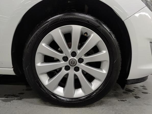 Opel Astra J Рестайлинг с пробегом 2012 года, цена 900 000 рублей, 129425 км, хэтчбек, Автокод Объявления