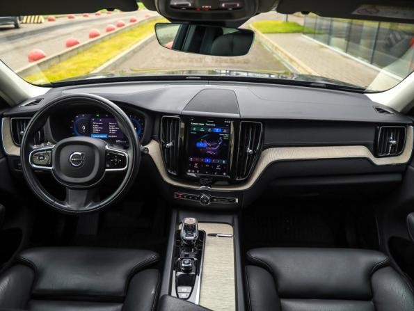 Volvo XC60 II Рестайлинг с пробегом 2021 года, цена 4 449 000 рублей, 59548 км, внедорожник, Автокод Объявления