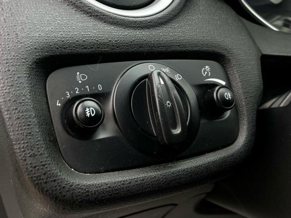 Ford Fiesta Mk6 Рестайлинг с пробегом 2015 года, цена 825 000 рублей, 137400 км, седан, Автокод Объявления