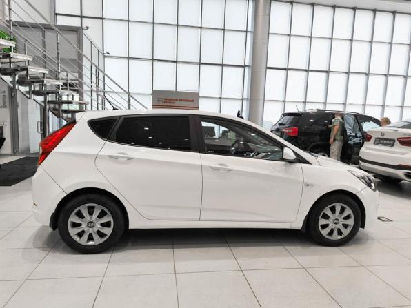 Hyundai Solaris I Рестайлинг с пробегом 2016 года, цена 980 000 рублей, 125542 км, хэтчбек, Автокод Объявления