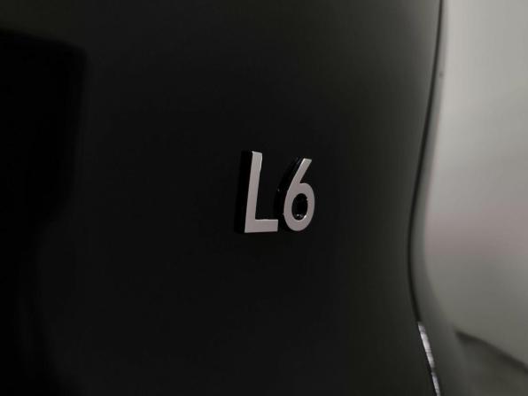 Новый Li Auto (Lixiang) L6 2025 года, цена 8 890 000 рублей, внедорожник, Автокод Объявления