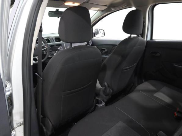 Renault Sandero II Рестайлинг с пробегом 2018 года, цена 1 369 000 рублей, 92072 км, хэтчбек, Автокод Объявления