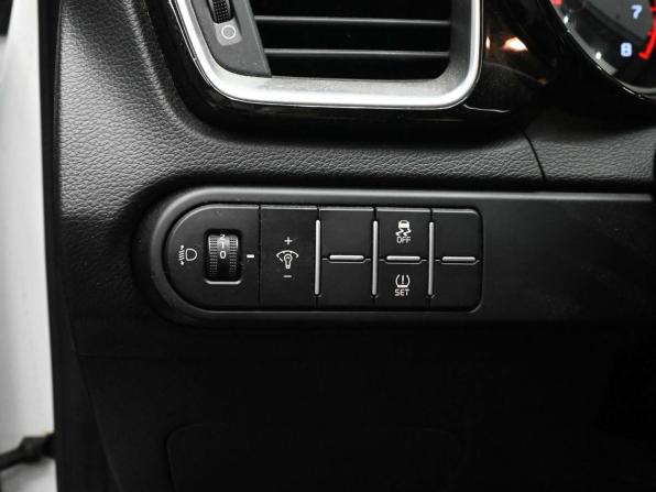 Kia Ceed III с пробегом 2021 года, цена 2 180 000 рублей, 44110 км, универсал, Автокод Объявления