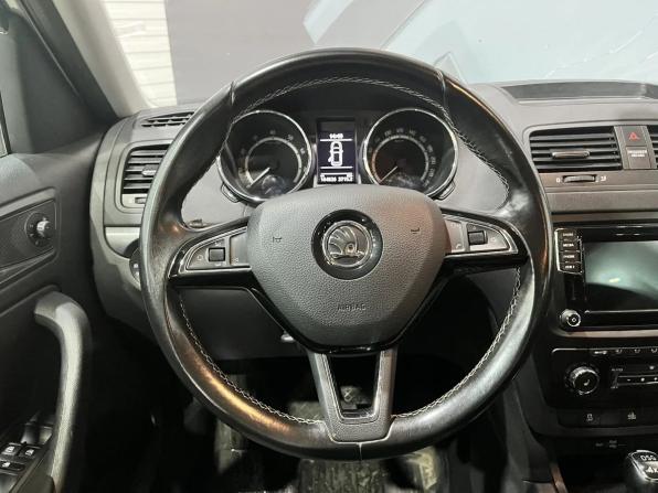 Skoda Yeti I Рестайлинг с пробегом 2017 года, цена 1 415 000 рублей, 164297 км, внедорожник, Автокод Объявления
