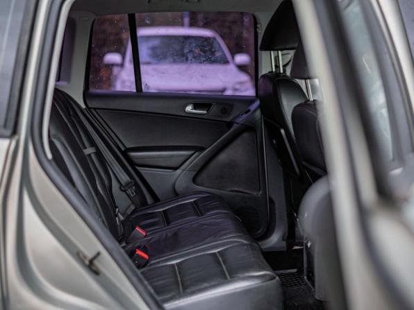 Volkswagen Tiguan I Рестайлинг с пробегом 2011 года, цена 915 000 рублей, 199801 км, внедорожник, Автокод Объявления