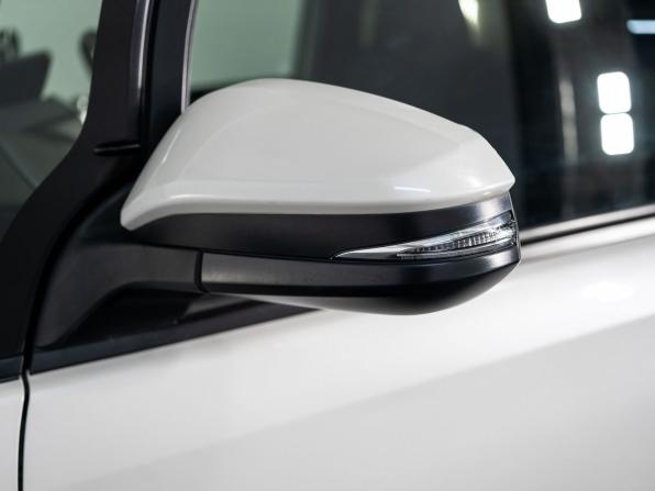 Toyota Noah III (R80) Рестайлинг с пробегом 2018 года, цена 2 500 000 рублей, 130300 км, минивэн, Автокод Объявления