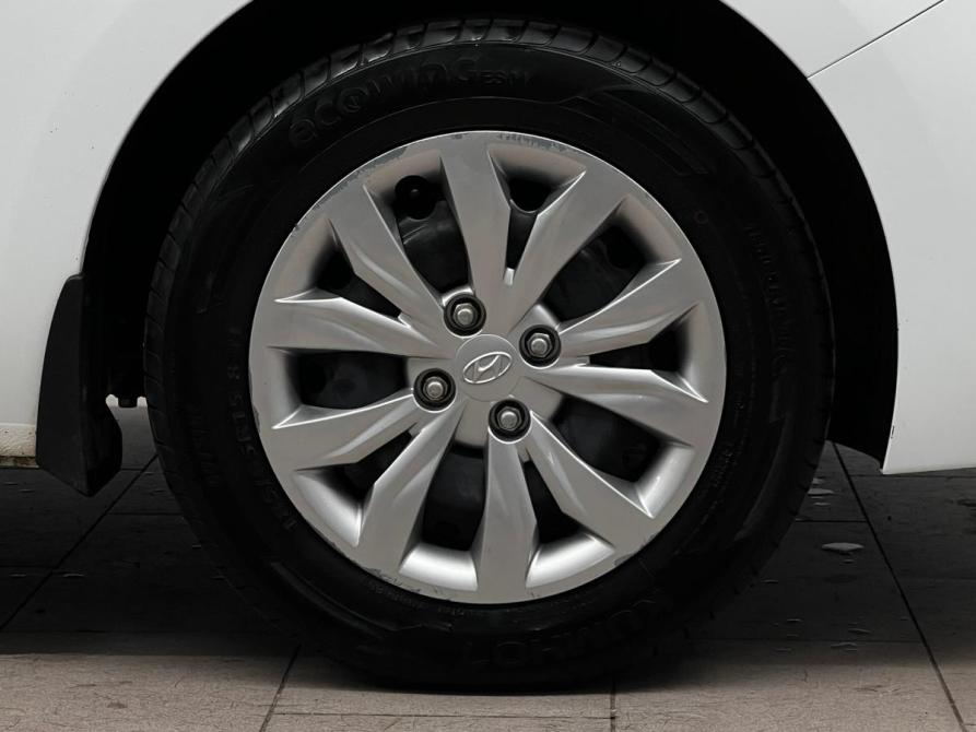 Hyundai Solaris II Санкт-Петербург  - изображение 23