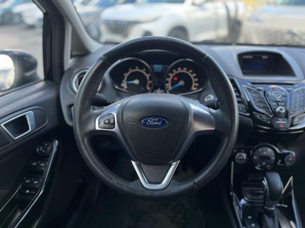 Ford Fiesta Mk6 Рестайлинг с пробегом 2016 года, цена 890 000 рублей, 70564 км, седан, Автокод Объявления