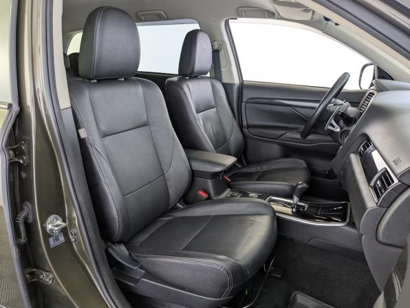 Mitsubishi Outlander III Рестайлинг 2 с пробегом 2018 года, цена 2 300 000 рублей, 123700 км, внедорожник, Автокод Объявления
