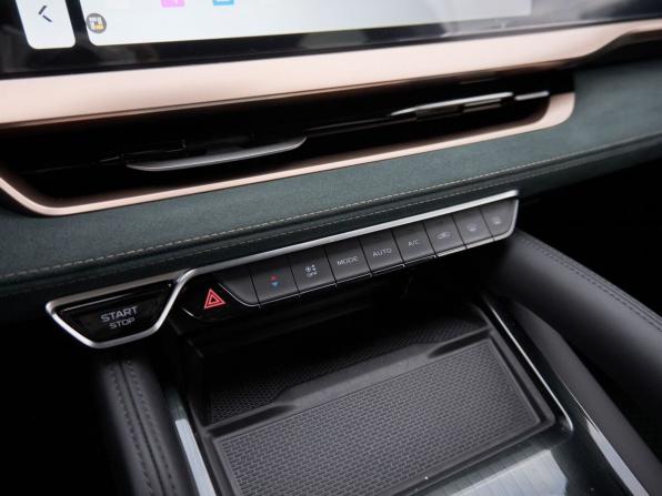 Geely Monjaro I с пробегом 2023 года, цена 3 257 000 рублей, 50007 км, внедорожник, Автокод Объявления