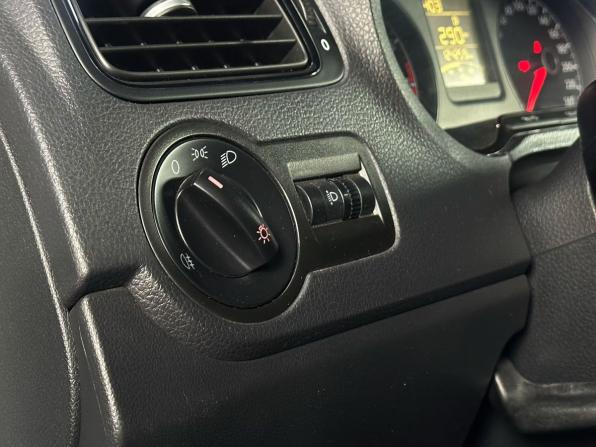 Volkswagen Polo V Рестайлинг с пробегом 2015 года, цена 1 015 000 рублей, 124259 км, седан, Автокод Объявления