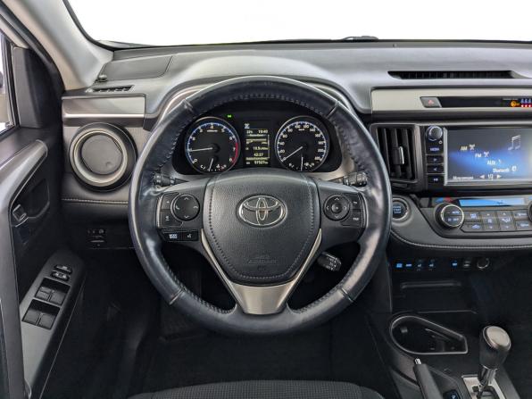 Toyota RAV4 IV (XA40) Рестайлинг с пробегом 2018 года, цена 2 350 000 рублей, 97521 км, внедорожник, Автокод Объявления