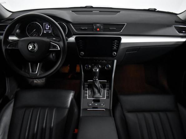 Skoda Superb III Рестайлинг с пробегом 2019 года, цена 2 350 000 рублей, 94080 км, лифтбек, Автокод Объявления