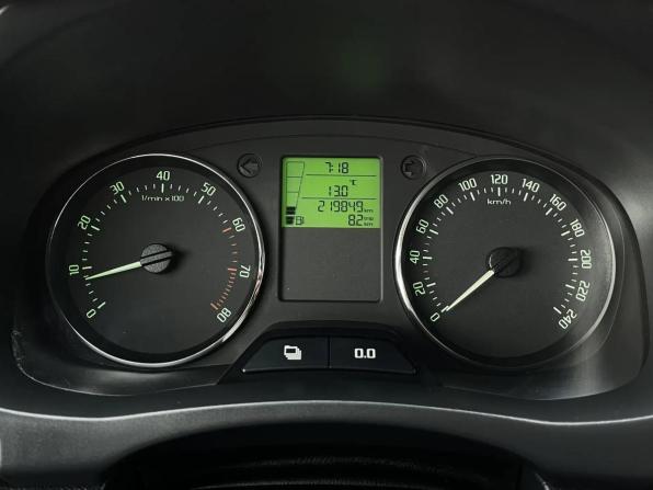 Skoda Fabia II Рестайлинг с пробегом 2011 года, цена 699 000 рублей, 219848 км, хэтчбек, Автокод Объявления