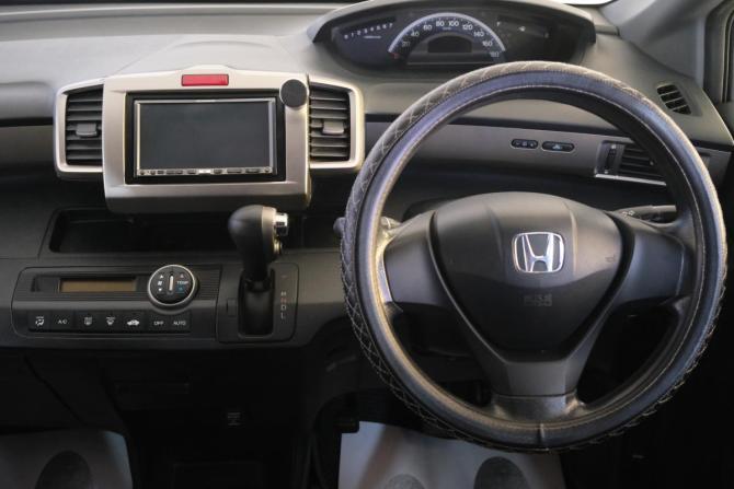 Honda Freed I с пробегом 2010 года, цена 1 069 000 рублей, 207000 км, компактвэн, Автокод Объявления