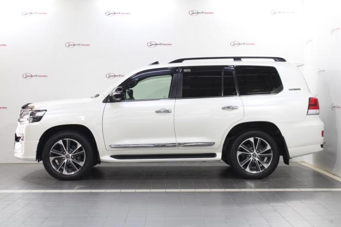 Toyota Land Cruiser 200 Series Рестайлинг 2 с пробегом 2019 года, цена 8 700 000 рублей, 102400 км, внедорожник, Автокод Объявления