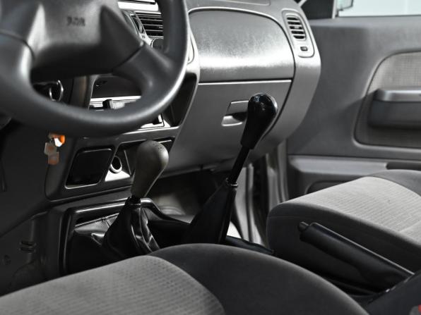 Nissan NP300 с пробегом 2012 года, цена 999 000 рублей, 374000 км, offers.body_type.unknown, Автокод Объявления