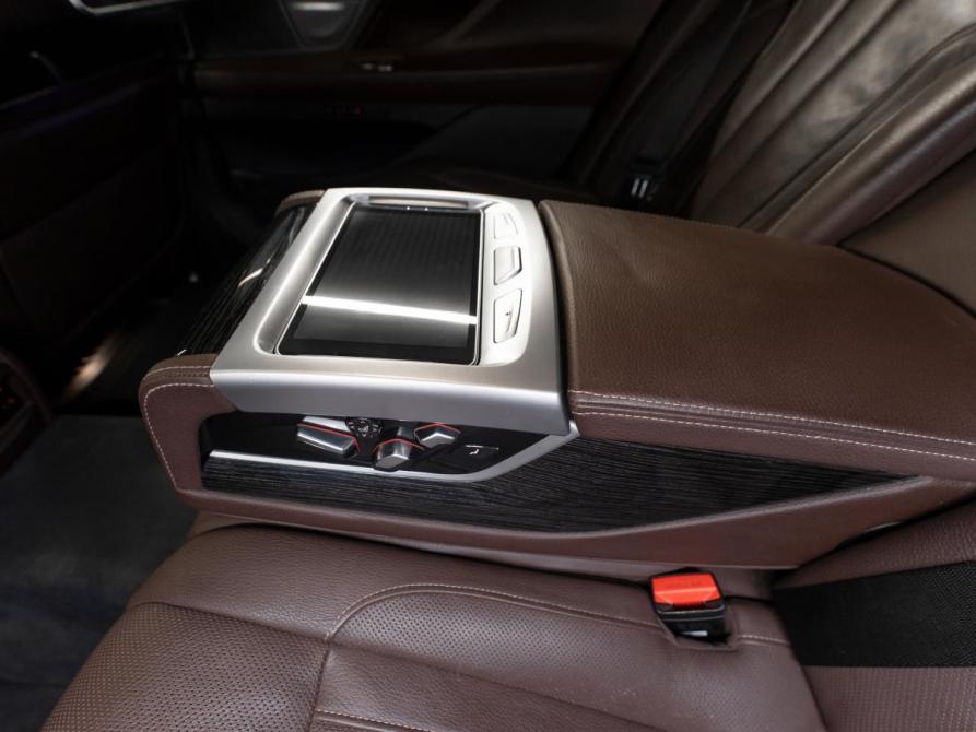 BMW 7 серии VI (G11/G12) Рестайлинг Москва  - изображение 16