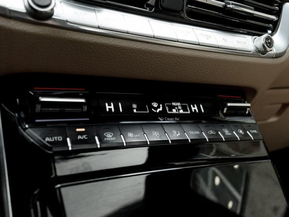 Kia Mohave I Рестайлинг 2 с пробегом 2020 года, цена 3 820 000 рублей, 122095 км, внедорожник, Автокод Объявления