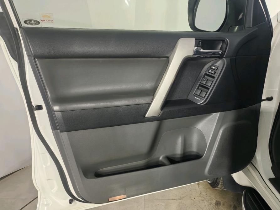 Toyota Land Cruiser Prado 150 Series Рестайлинг 1 Санкт-Петербург  - изображение 12