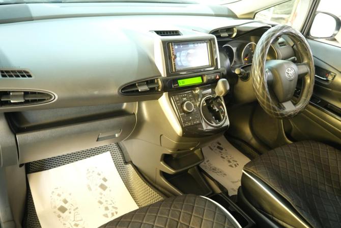 Toyota Wish II Рестайлинг с пробегом 2012 года, цена 1 249 000 рублей, 152000 км, минивэн, Автокод Объявления