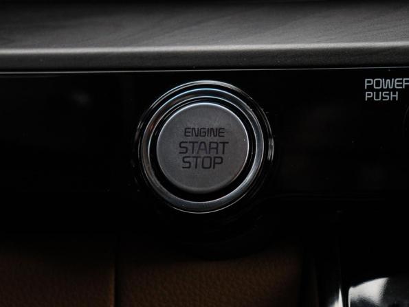 Kia Carnival IV с пробегом 2020 года, цена 3 899 000 рублей, 80100 км, минивэн, Автокод Объявления