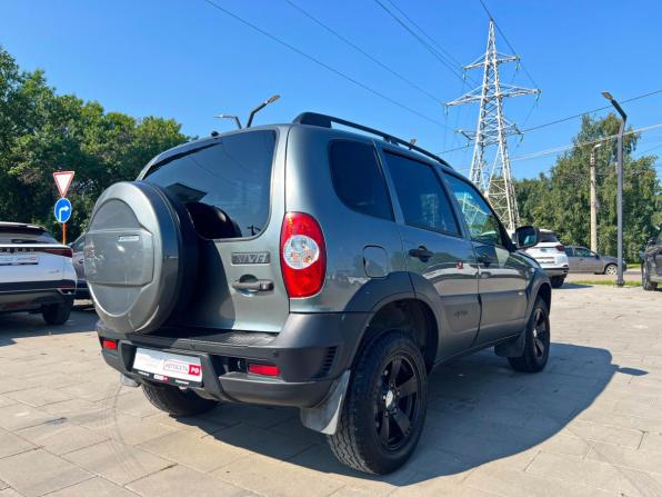 Chevrolet Niva I Рестайлинг с пробегом 2017 года, цена 694 900 рублей, 116971 км, внедорожник, Автокод Объявления
