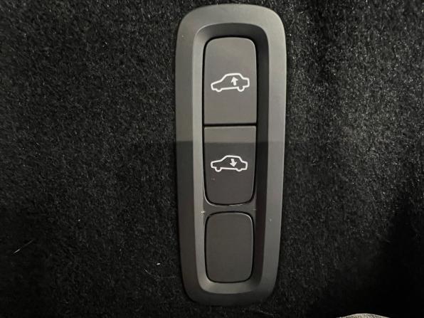 Volvo XC60 II с пробегом 2021 года, цена 4 667 900 рублей, 92373 км, внедорожник, Автокод Объявления