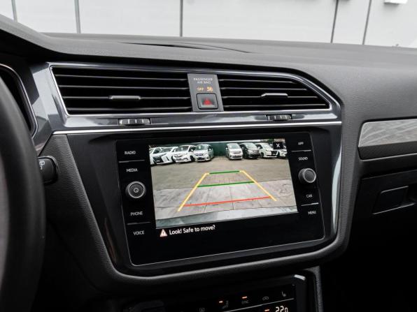 Volkswagen Tiguan II Рестайлинг с пробегом 2021 года, цена 3 730 000 рублей, 49896 км, внедорожник, Автокод Объявления