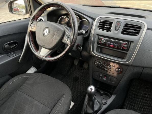 Renault Sandero II с пробегом 2017 года, цена 943 000 рублей, 142000 км, хэтчбек, Автокод Объявления