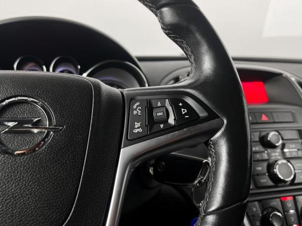 Opel Astra J Рестайлинг с пробегом 2013 года, цена 899 900 рублей, 181796 км, седан, Автокод Объявления