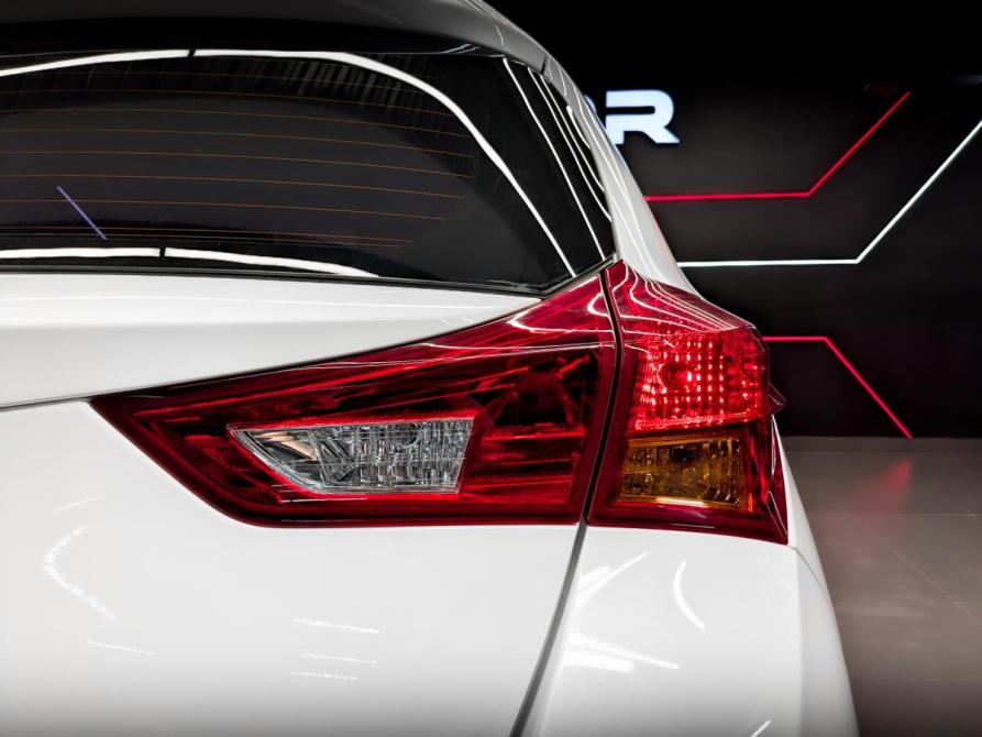 Toyota Auris II Москва  - изображение 25