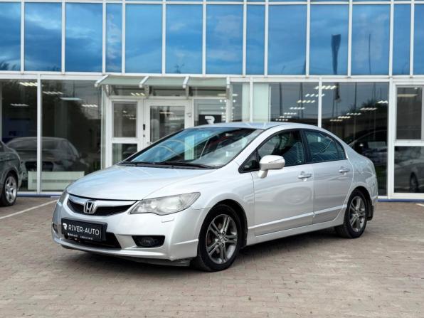 Honda Civic VIII Рестайлинг с пробегом 2009 года, цена 720 000 рублей, 305042 км, седан, Автокод Объявления