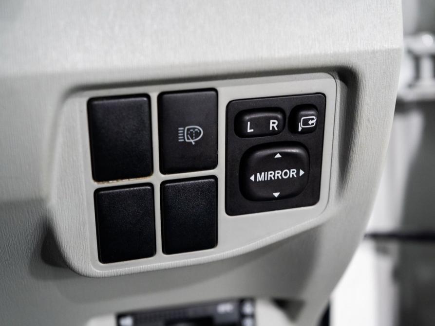 Toyota Prius III (XW30) Иркутск  - изображение 17