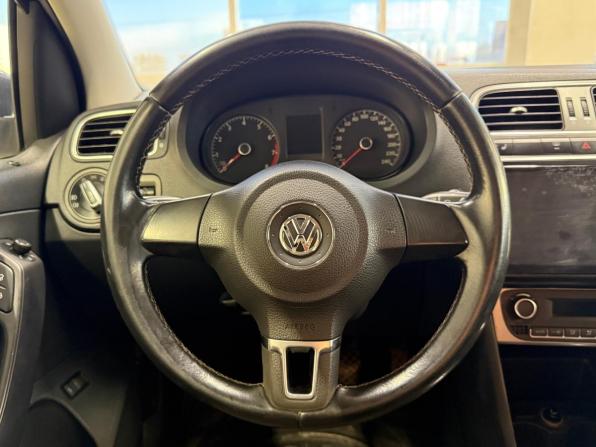 Volkswagen Polo V с пробегом 2015 года, цена 925 000 рублей, 174295 км, седан, Автокод Объявления