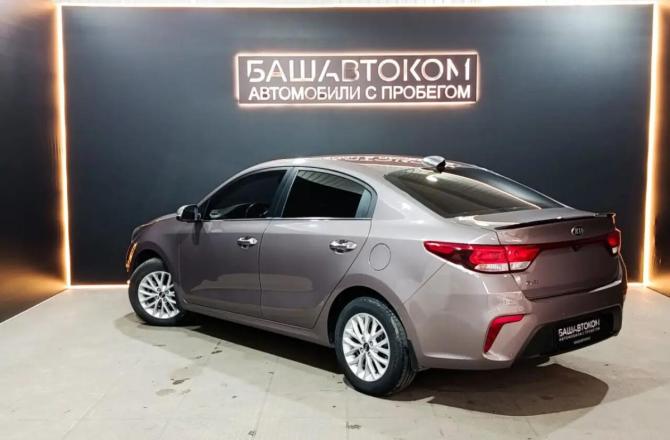 Kia Rio IV с пробегом 2018 года, цена 1 350 000 рублей, 139900 км, седан, Автокод Объявления