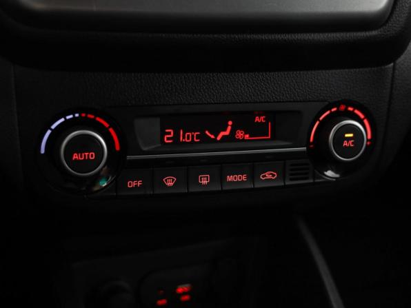 Kia Rio III Рестайлинг с пробегом 2016 года, цена 1 099 000 рублей, 91496 км, седан, Автокод Объявления