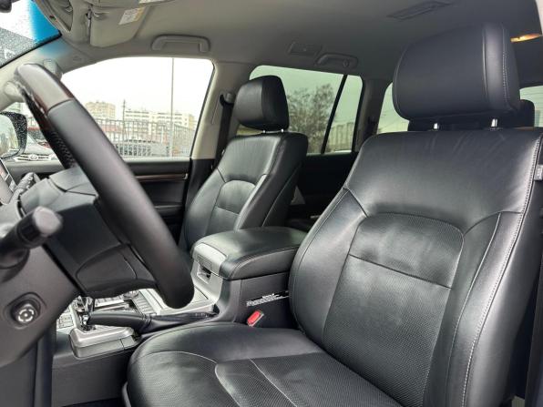 Toyota Land Cruiser 200 Series Рестайлинг 2 с пробегом 2018 года, цена 6 250 000 рублей, 193000 км, внедорожник, Автокод Объявления