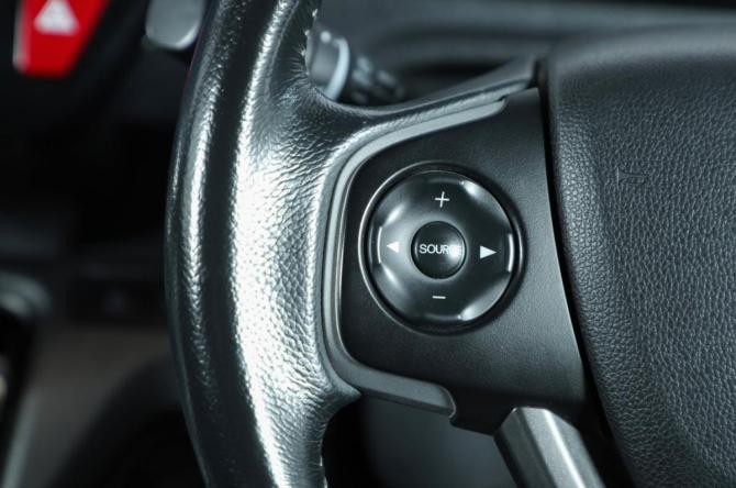 Honda Stepwgn V с пробегом 2015 года, цена 1 699 000 рублей, 130000 км, минивэн, Автокод Объявления