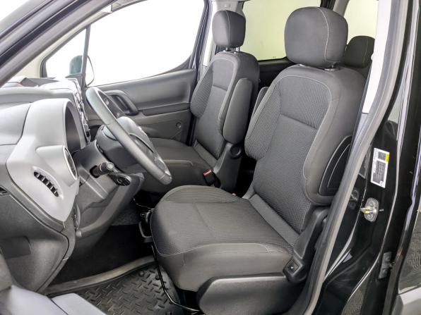 Opel Combo PCMA с пробегом 2021 года, цена 2 110 000 рублей, 48701 км, компактвэн, Автокод Объявления