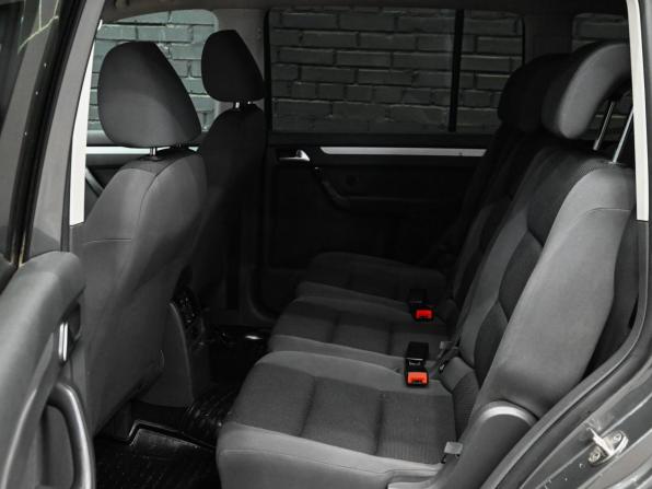 Volkswagen Touran I Рестайлинг 2 с пробегом 2010 года, цена 800 000 рублей, 190595 км, компактвэн, Автокод Объявления