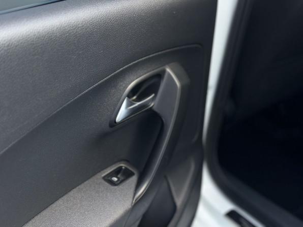 Volkswagen Polo V Рестайлинг с пробегом 2015 года, цена 710 000 рублей, 169711 км, седан, Автокод Объявления