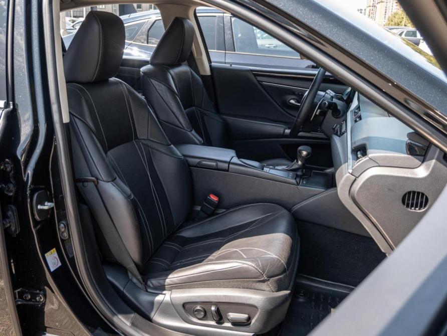 Lexus ES VII Краснодар  - изображение 8