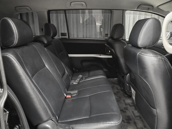 Toyota ISis I Рестайлинг с пробегом 2012 года, цена 1 270 000 рублей, 185000 км, минивэн, Автокод Объявления