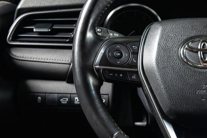 Toyota Camry VIII (XV70) Рестайлинг с пробегом 2021 года, цена 2 599 000 рублей, 182721 км, седан, Автокод Объявления