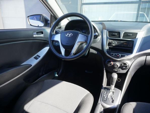 Hyundai Solaris I с пробегом 2013 года, цена 700 000 рублей, 126006 км, седан, Автокод Объявления