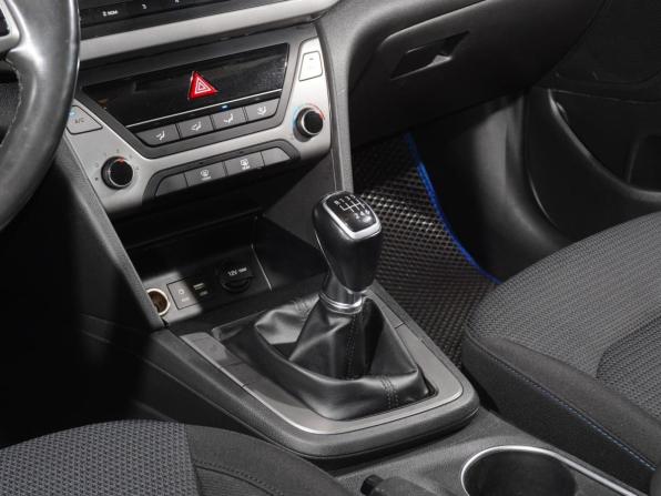Hyundai Elantra VI (AD) с пробегом 2018 года, цена 998 000 рублей, 205887 км, седан, Автокод Объявления