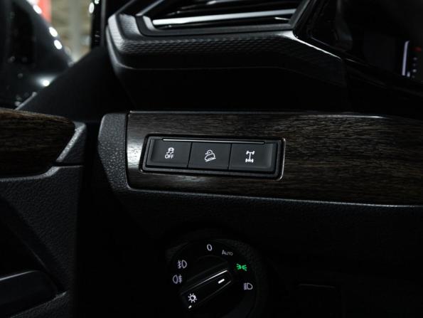 Volkswagen Multivan T6 Рестайлинг с пробегом 2020 года, цена 6 499 000 рублей, 90800 км, минивэн, Автокод Объявления