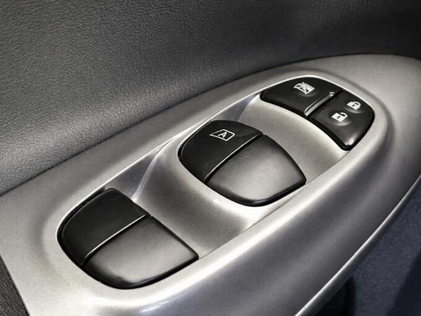 Nissan Juke I Рестайлинг с пробегом 2014 года, цена 1 177 000 рублей, 110548 км, внедорожник, Автокод Объявления